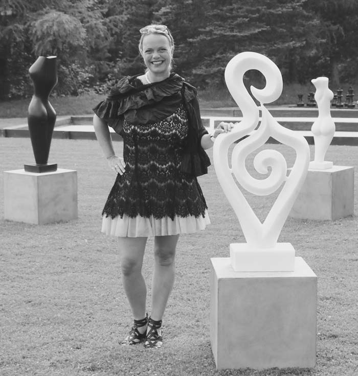 Female Form Sculptures | Evelyne Brader-Frank Mollis Curvae
