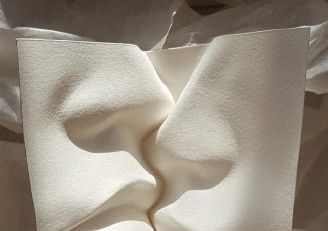 Paperart kiss - Folding of the Paper into Face