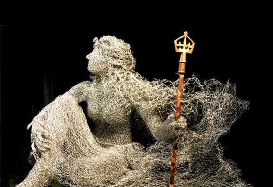 Figurative Steel Wire Sculptures by sculptor Sheena McCorquodale