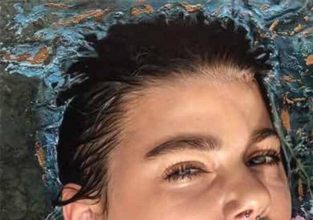 Marissa Oosterlee Hypperrealistic Portraits of woman submerged in water