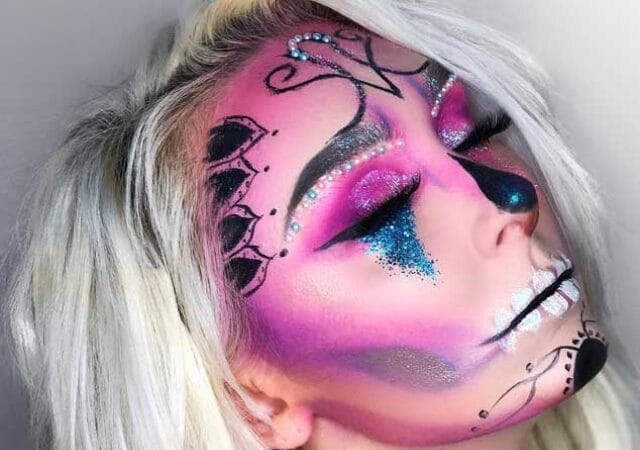 Makeup Artist Transforms Her Face Into Henna skull