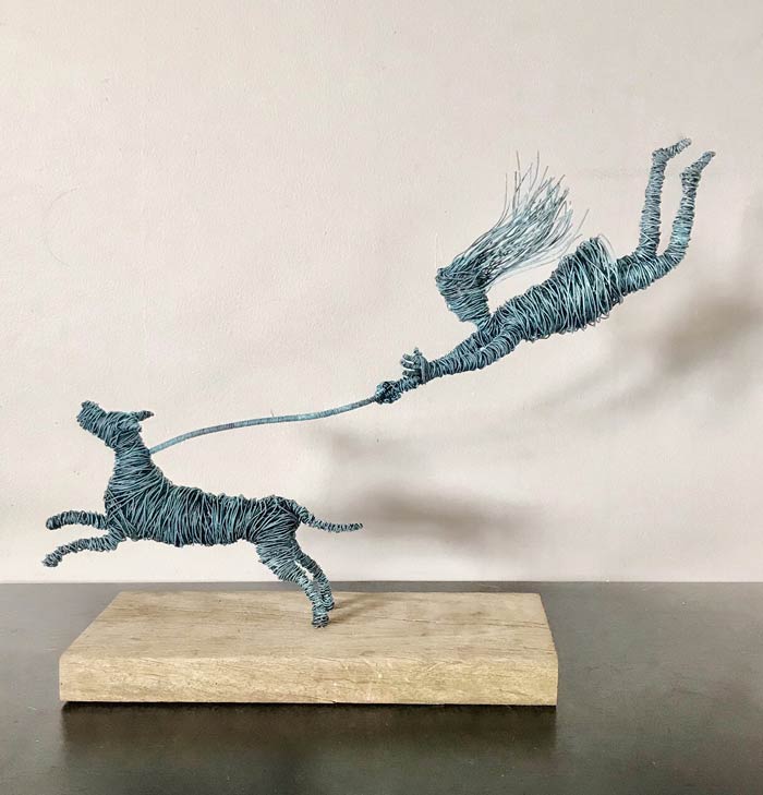 Walkies wire sculpture by Annie Glass