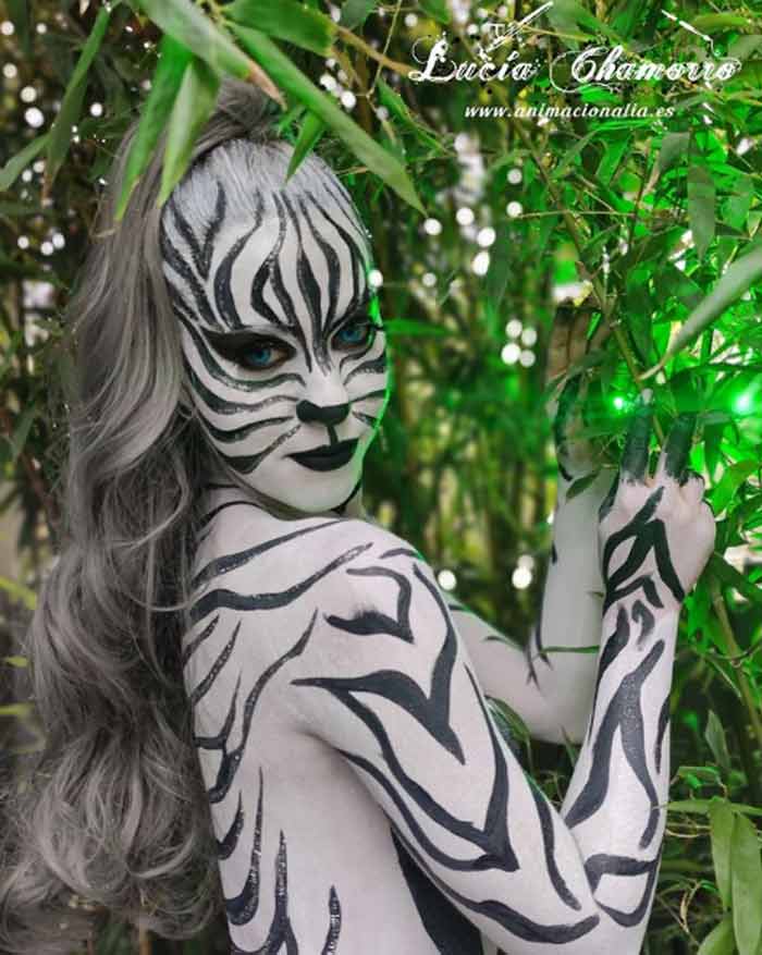 female body painting by Lucia Chamorro
