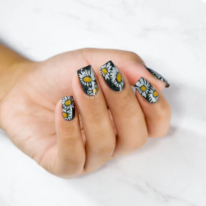 All about Daisies Nail Art Designs by Raiza