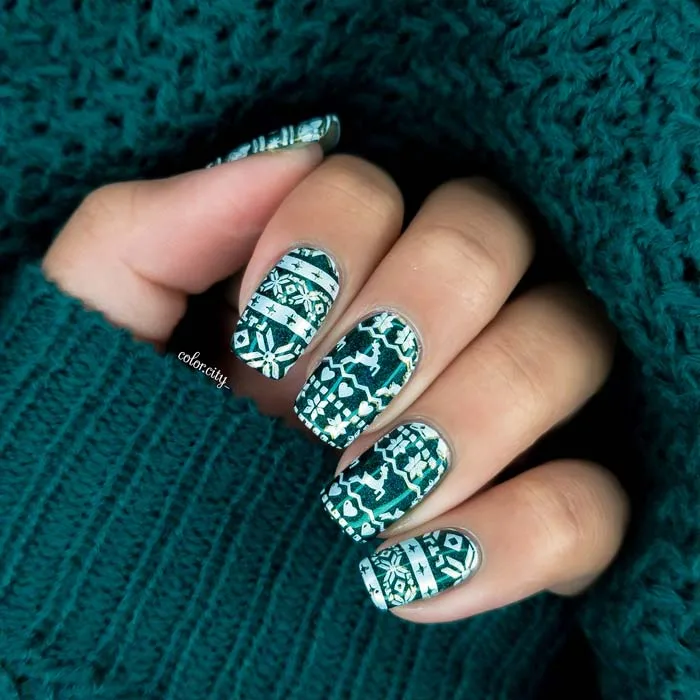 Sweater Weather Nail Art by Raiza, Cool nail art designs, trendy nail art design, nail art ideas Sweater Weather Nail Art by Raiza