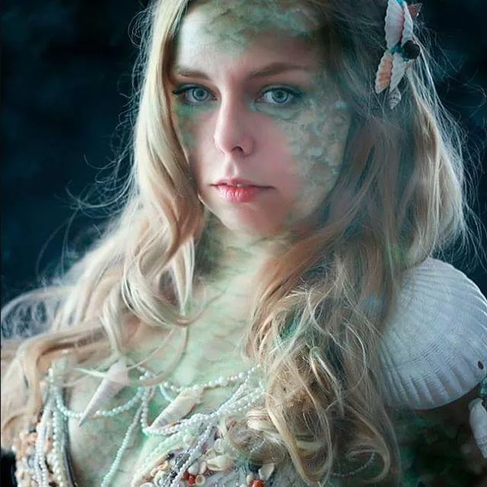 Conceptual self portrait photography Vanessa Skotnitsky, Fantasy portrait photography, Conceptual photography, Artistic portrait photography, Fine art photography Conceptual self portrait photography Vanessa Skotnitsky