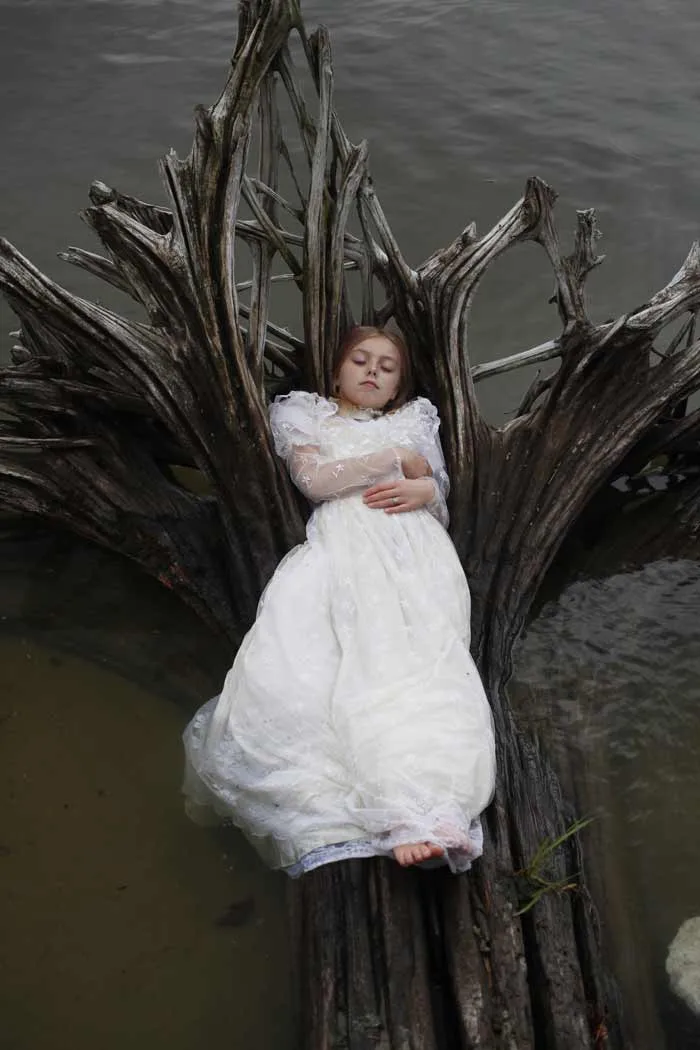 Fine art photography by Vanessa Skotnitsky, Conceptual photography ideas, Portrait photography, Fine art portrait photography Fine art photography by Vanessa Skotnitsky
