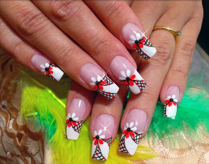 Floral nail art for long nails by Mila