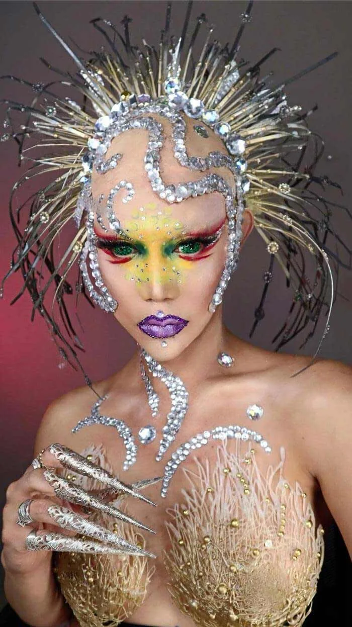 Props heapiece bra and crown hotglue and rhinestones
