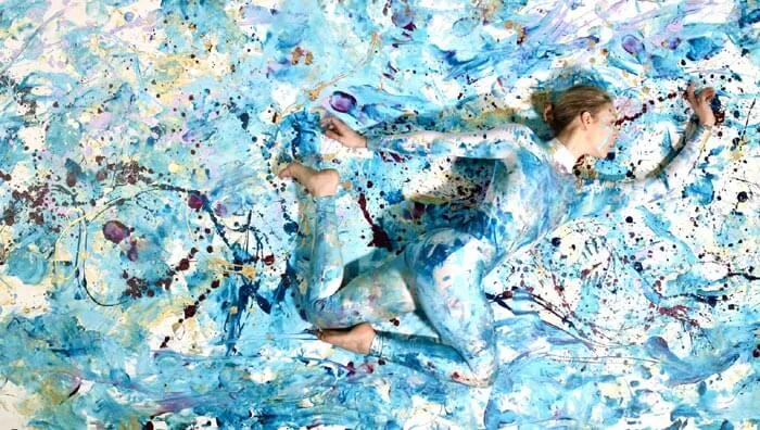 Annika Rhea Dancing body as a paintbrush