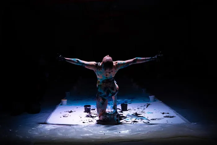 Annika Rhea use body as a paintbrush