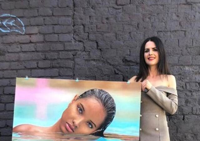 Poluyanskaya Elizaveta artist with her drawing The color of beauty