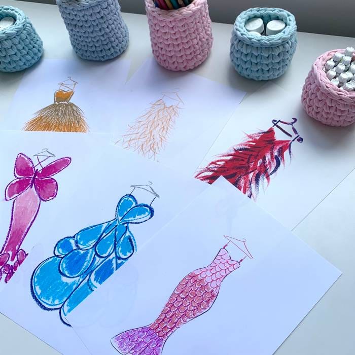 Pencil drawings and shading methods for clothing designs